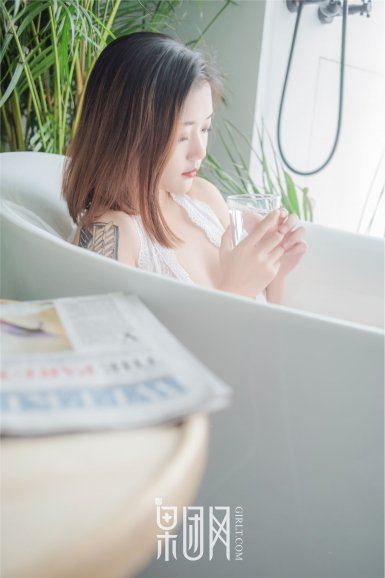 新裤子乐队再度引爆《乐队的夏天》 女贝斯手赵梦是谁?‘开云体育网页版’(图3) 开云,kaiyun